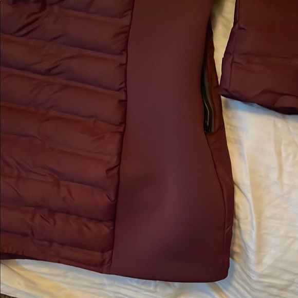 GAP Red Puffer Jacket - Picture 4 of 4